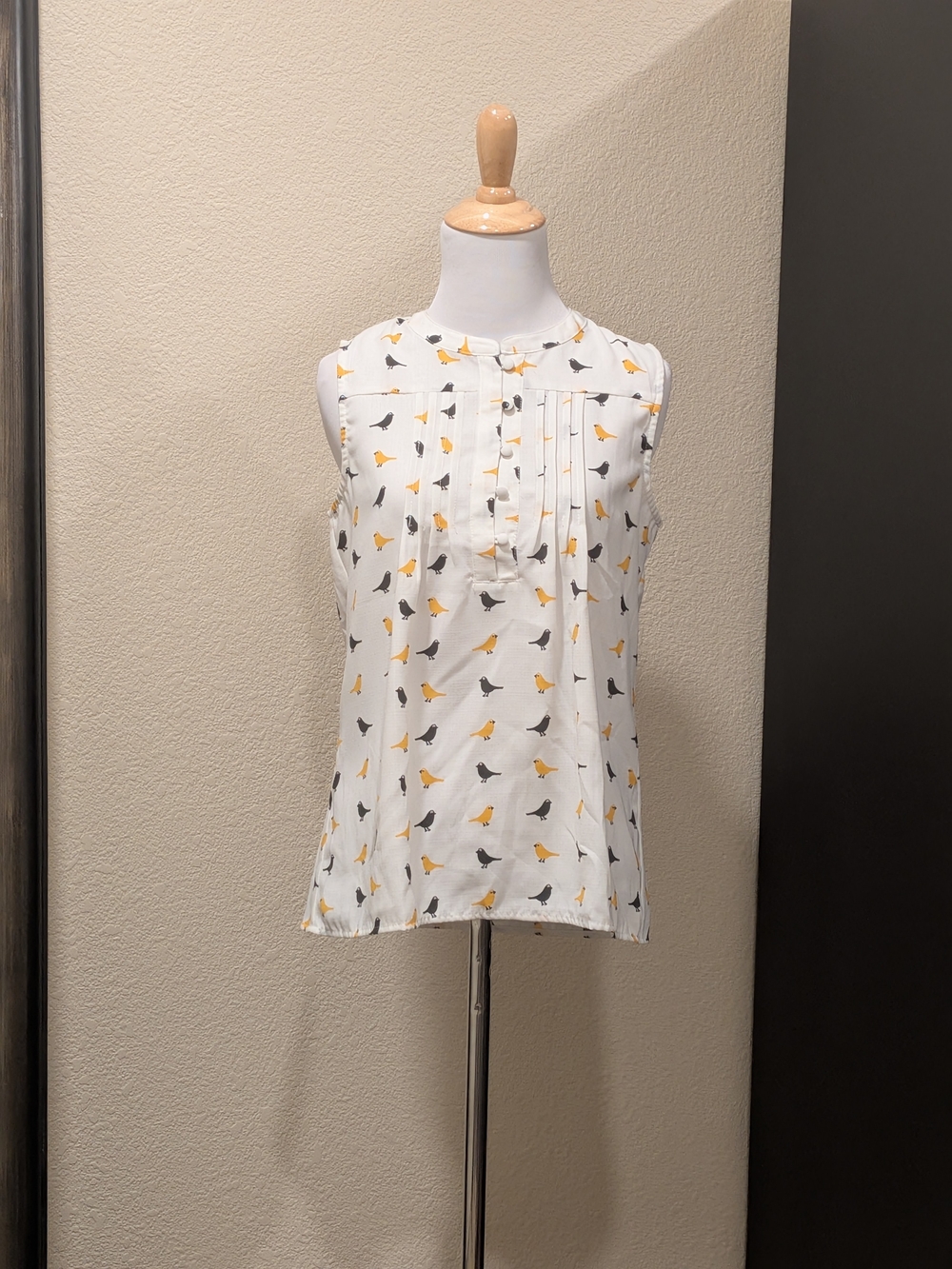 Bird Print Sleeveless Blouse Size XS